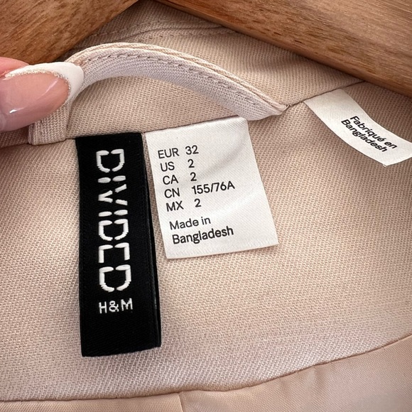 H&M Cropped Cream Blazer (Size 2) - Picture 6 of 6